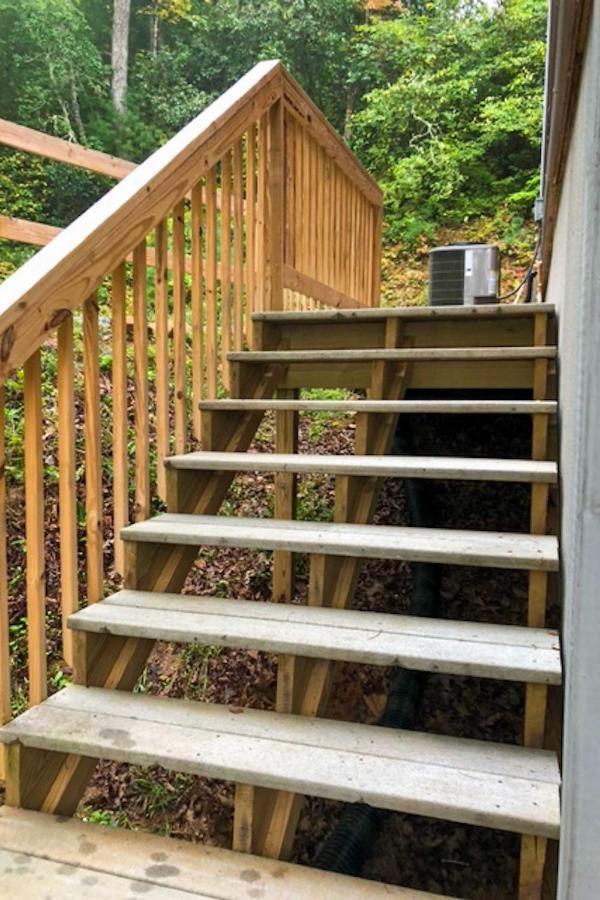 Serene Escape With Mountain Views, Near Dtwn! *